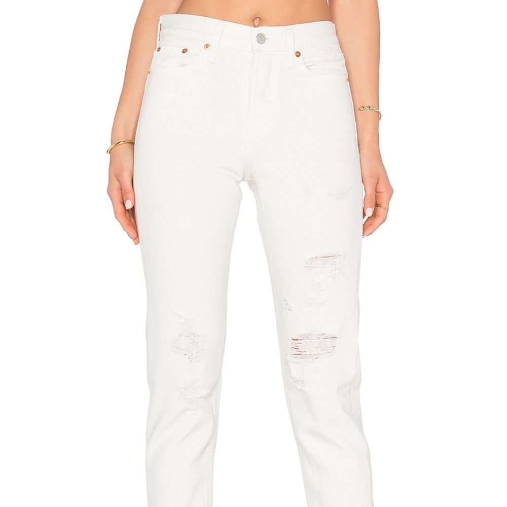 Levi's Wedgie Icon Distressed Jeans